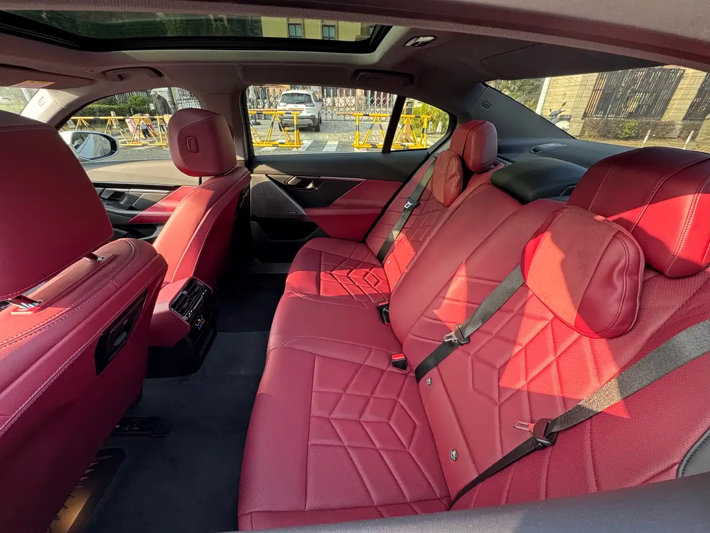 BMW 5 Series 2024 525Li M Sport Package фото 12
