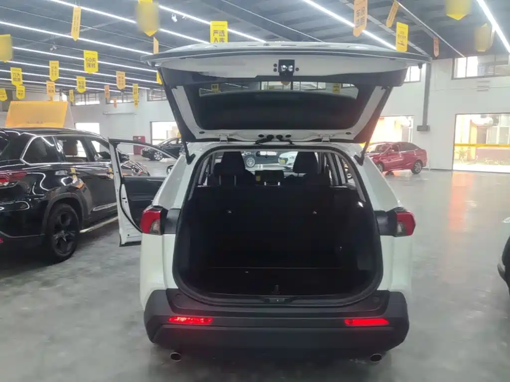 Photo 19 - Toyota RAV4