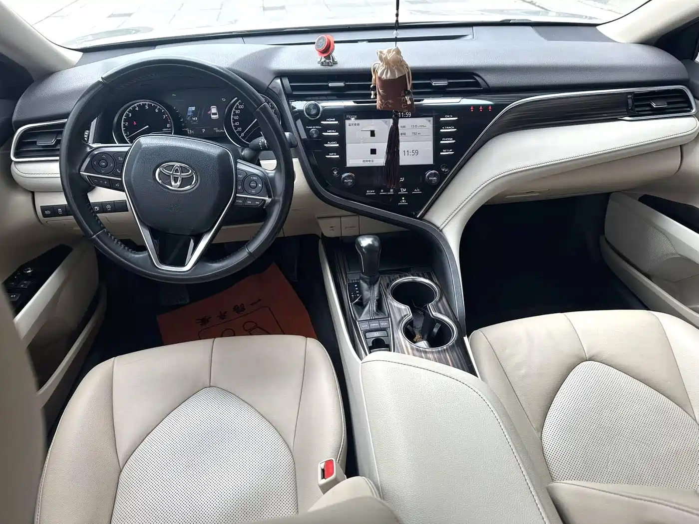 Toyota Camry 2018 2.5G Luxury Edition фото 7