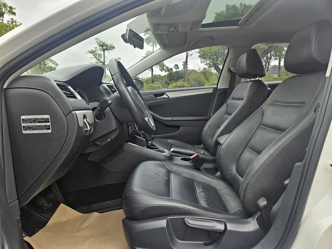 Volkswagen Sagitar 2012 1.4TSI Automatic Luxury фото 4