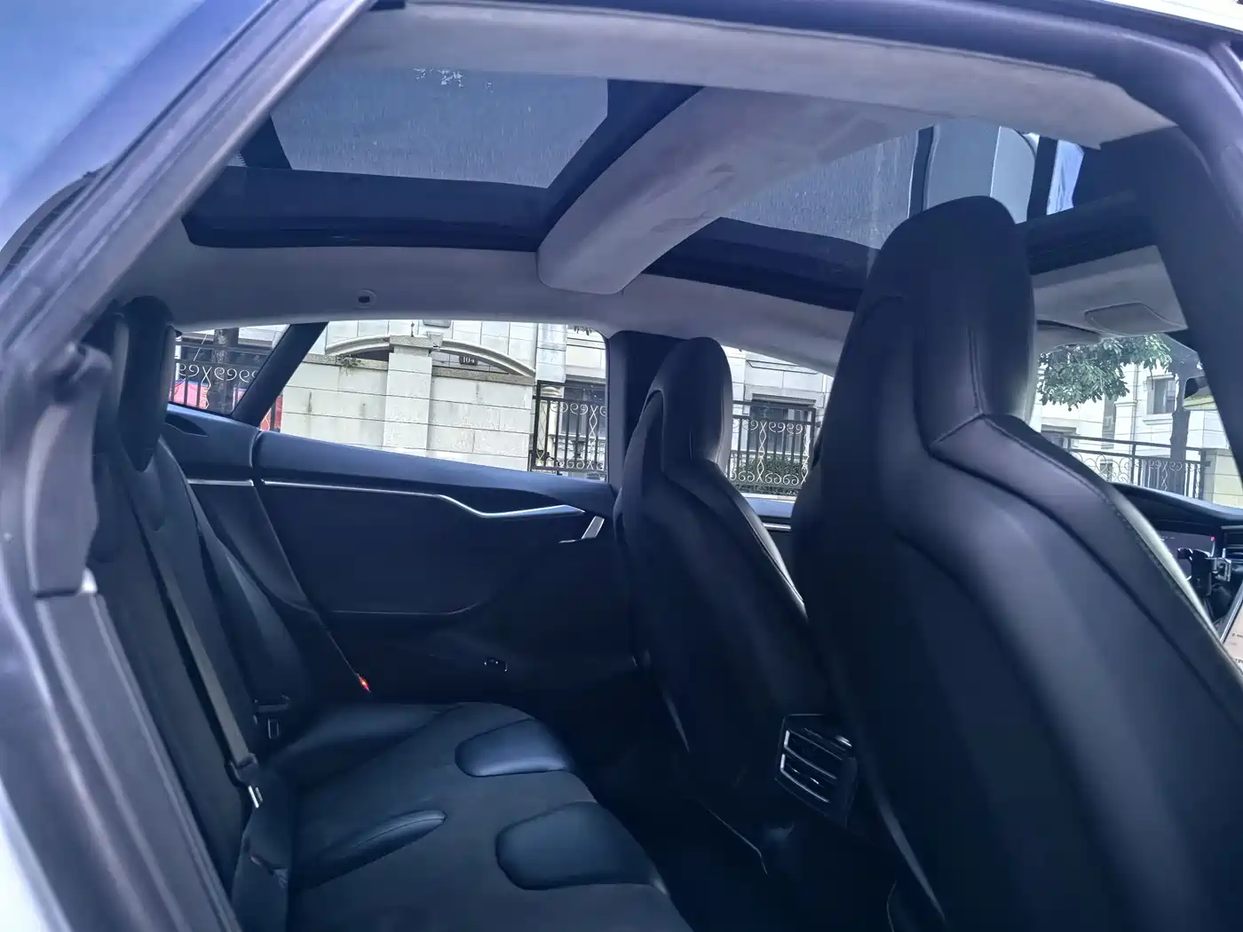TESLA MODEL S
