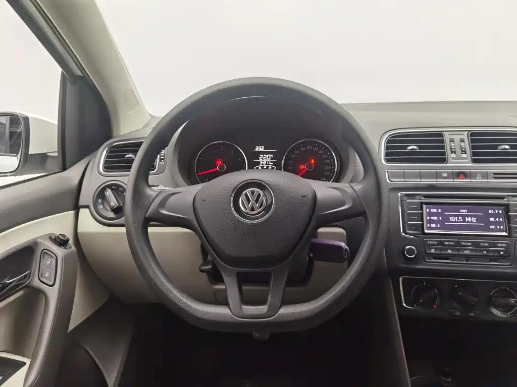 Photo 11 - Volkswagen Polo