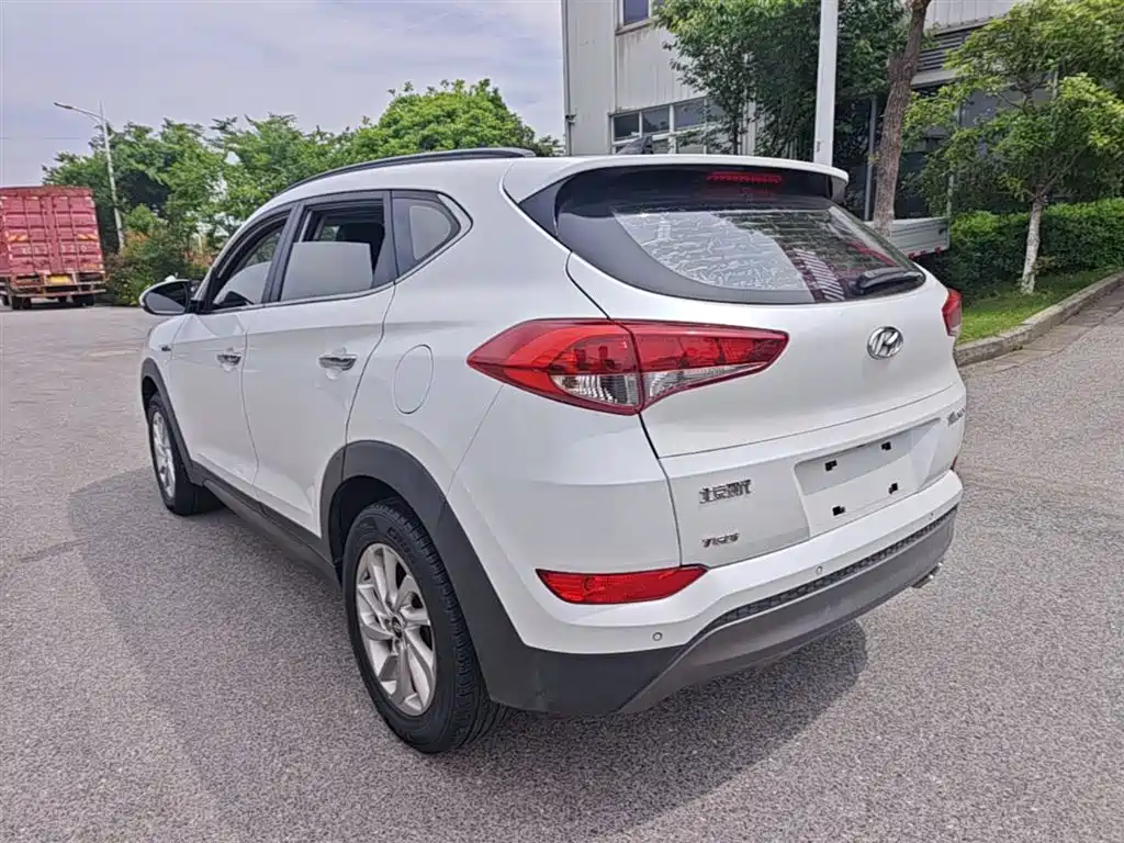 HYUNDAI TUCSON