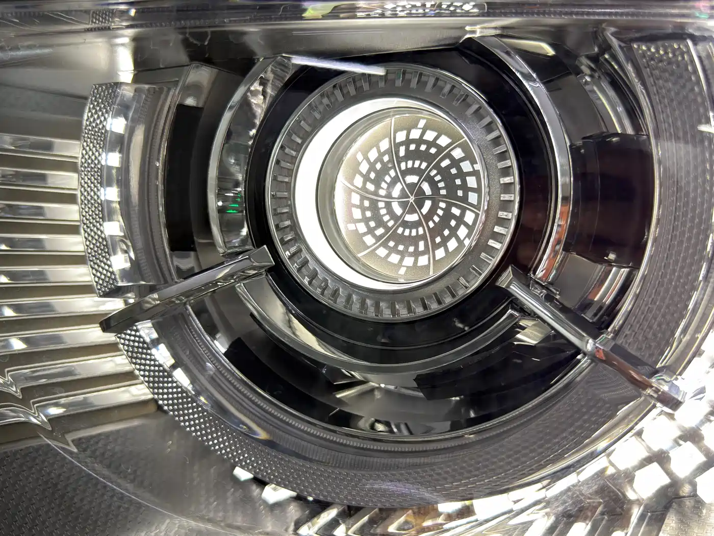 TANK TANK 700 NEW ENERGY