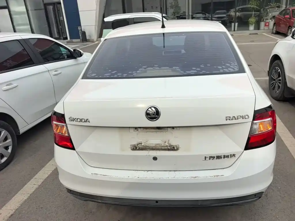 Photo 6 - Škoda Rapid