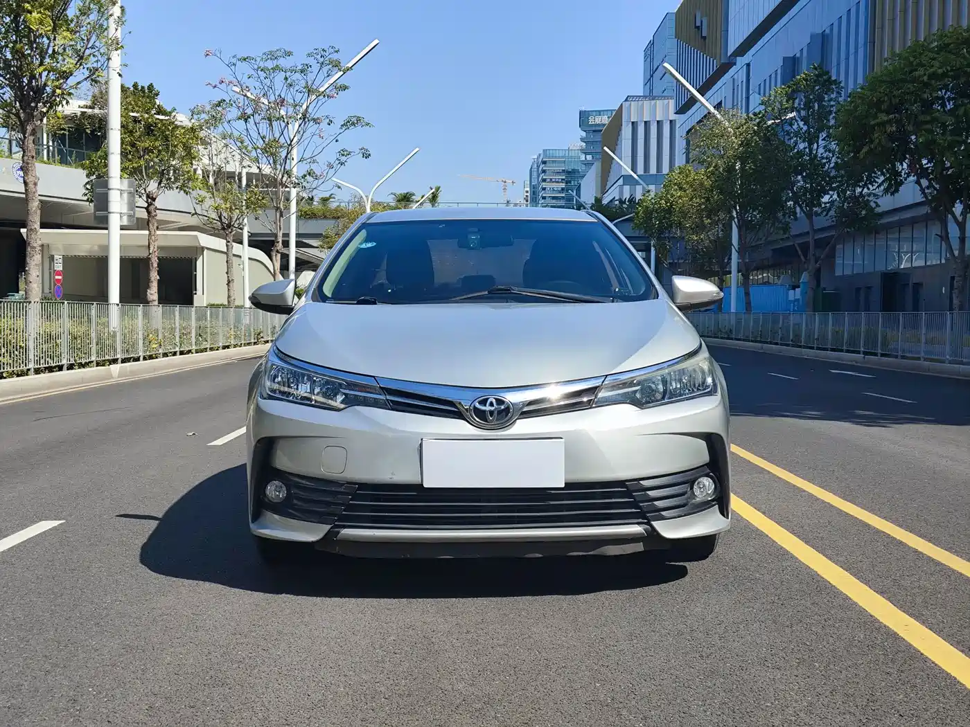 Toyota Corolla 2017 Facelift 1.2T S-CVT GL фото 2