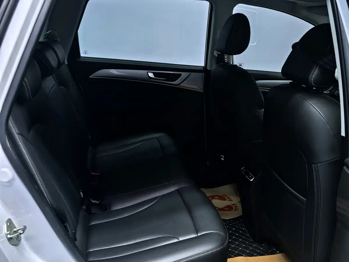 Haval M6 2023 PLUS 1.5T DCT Luxury Smart Connect фото 21
