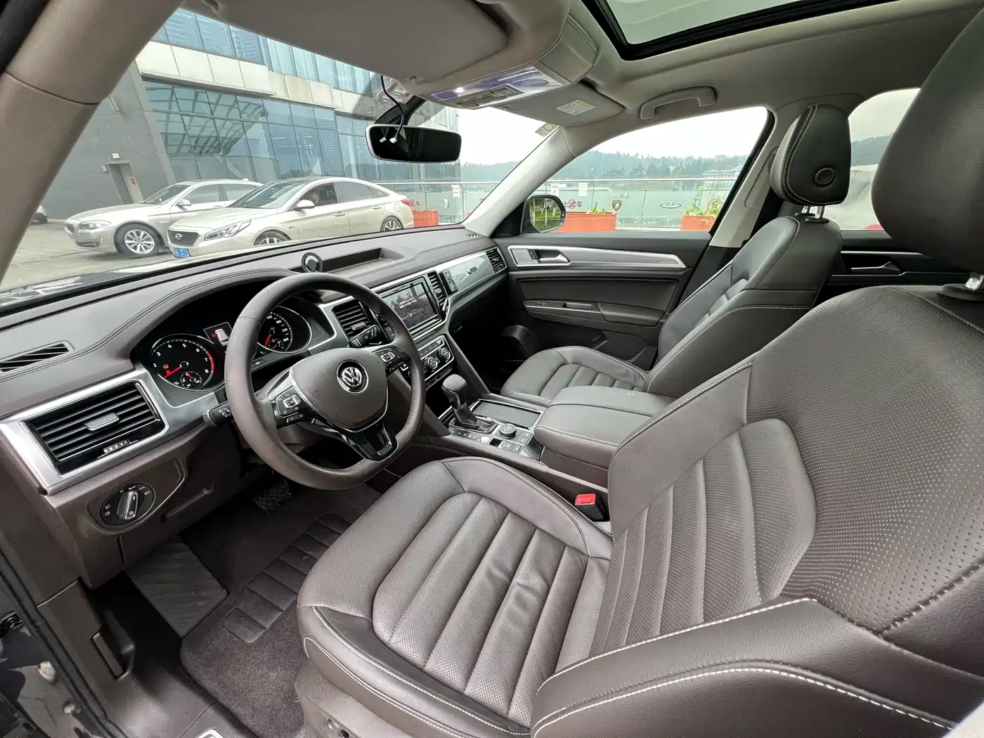 Volkswagen Teramont 2019 380TSI 4WD Luxury Edition China VI фото 8