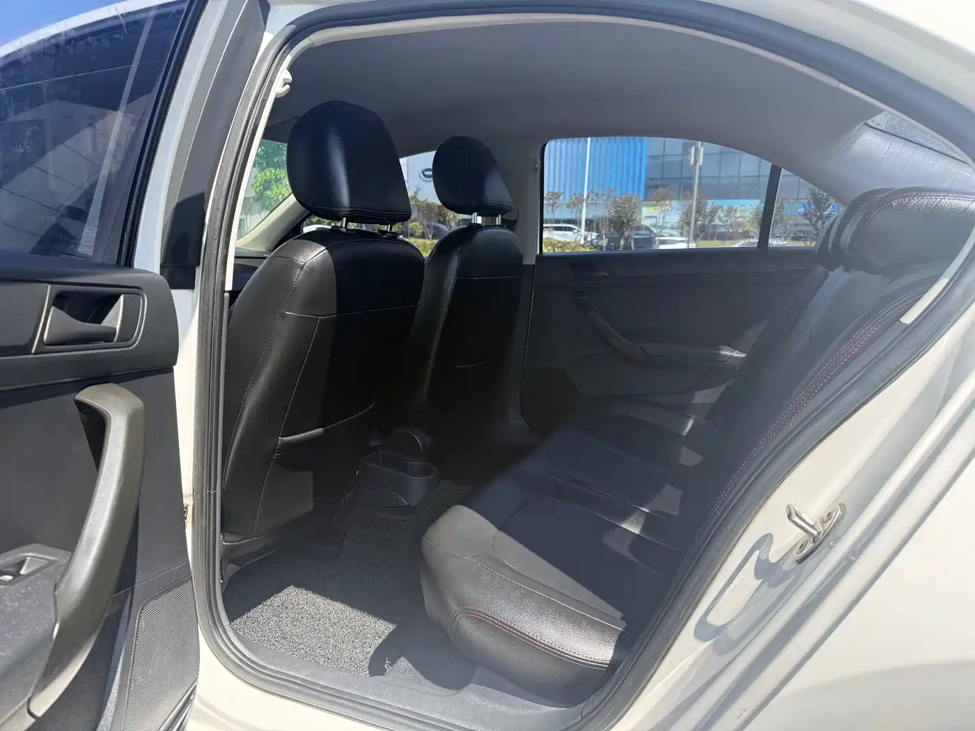 Volkswagen Santana 2015 1.6L Manual Trend Edition фото 8