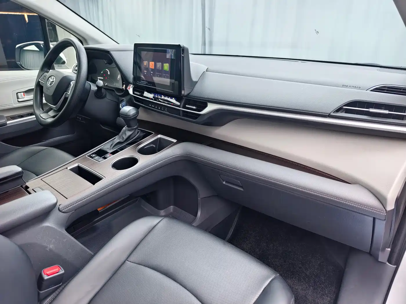 Toyota Sienna 2023 2.5L Hybrid Comfort Edition фото 15