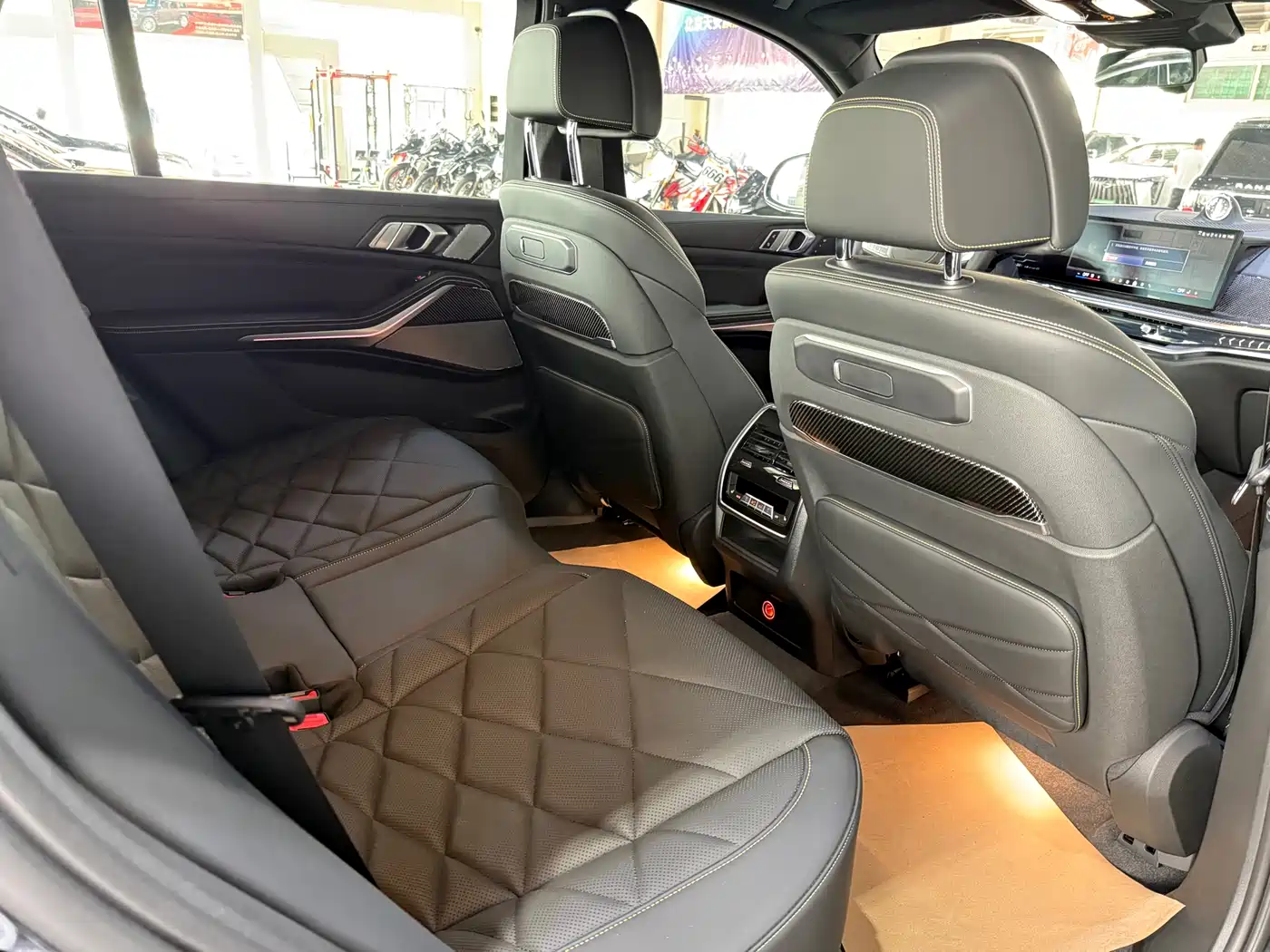 BMW X5 2024 xDrive 40Li Exclusive Black Flame Limited Edition фото 15