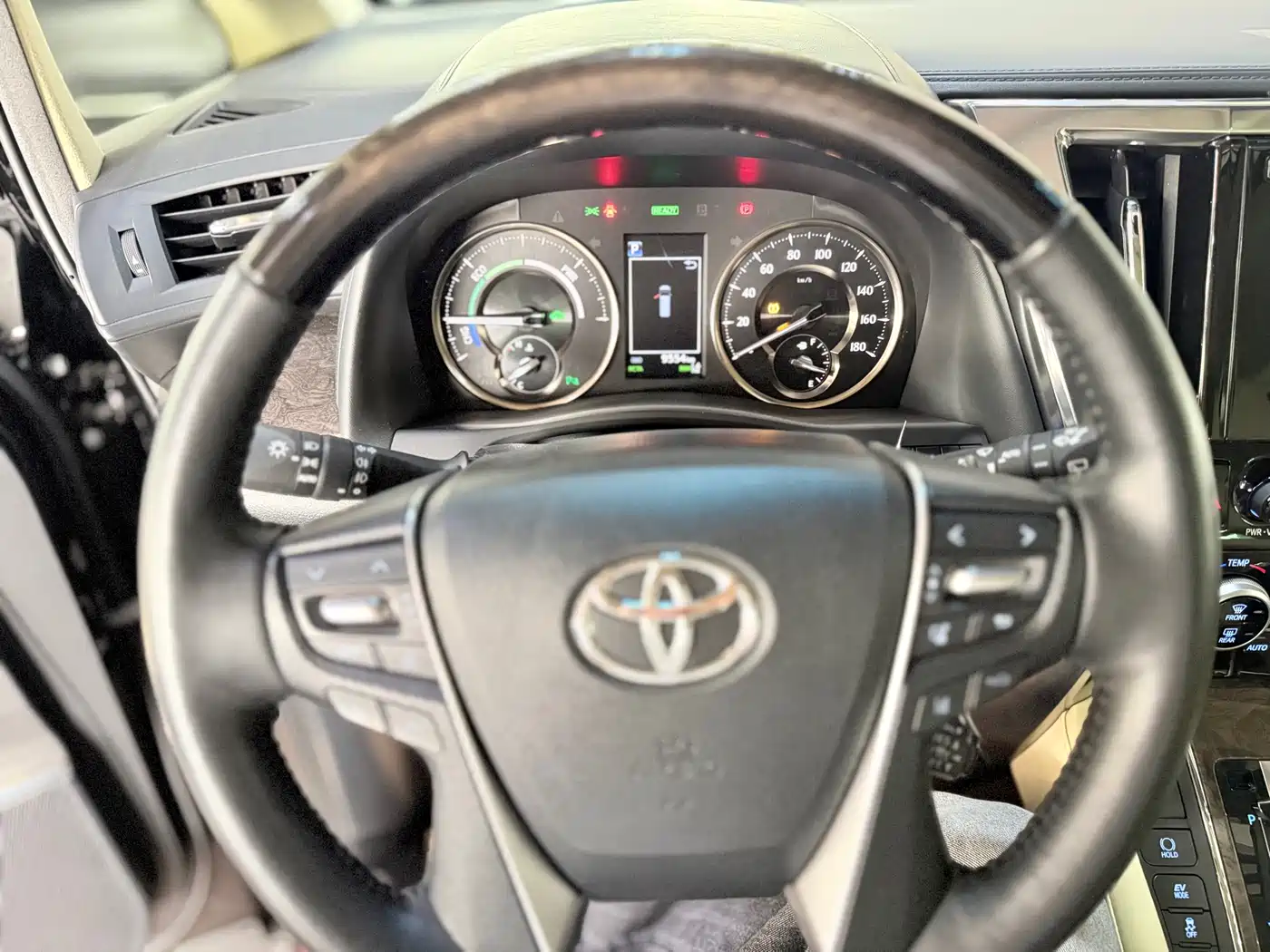 Toyota Vellfire 2019 Hybrid 2.5L HV Premium Edition фото 6