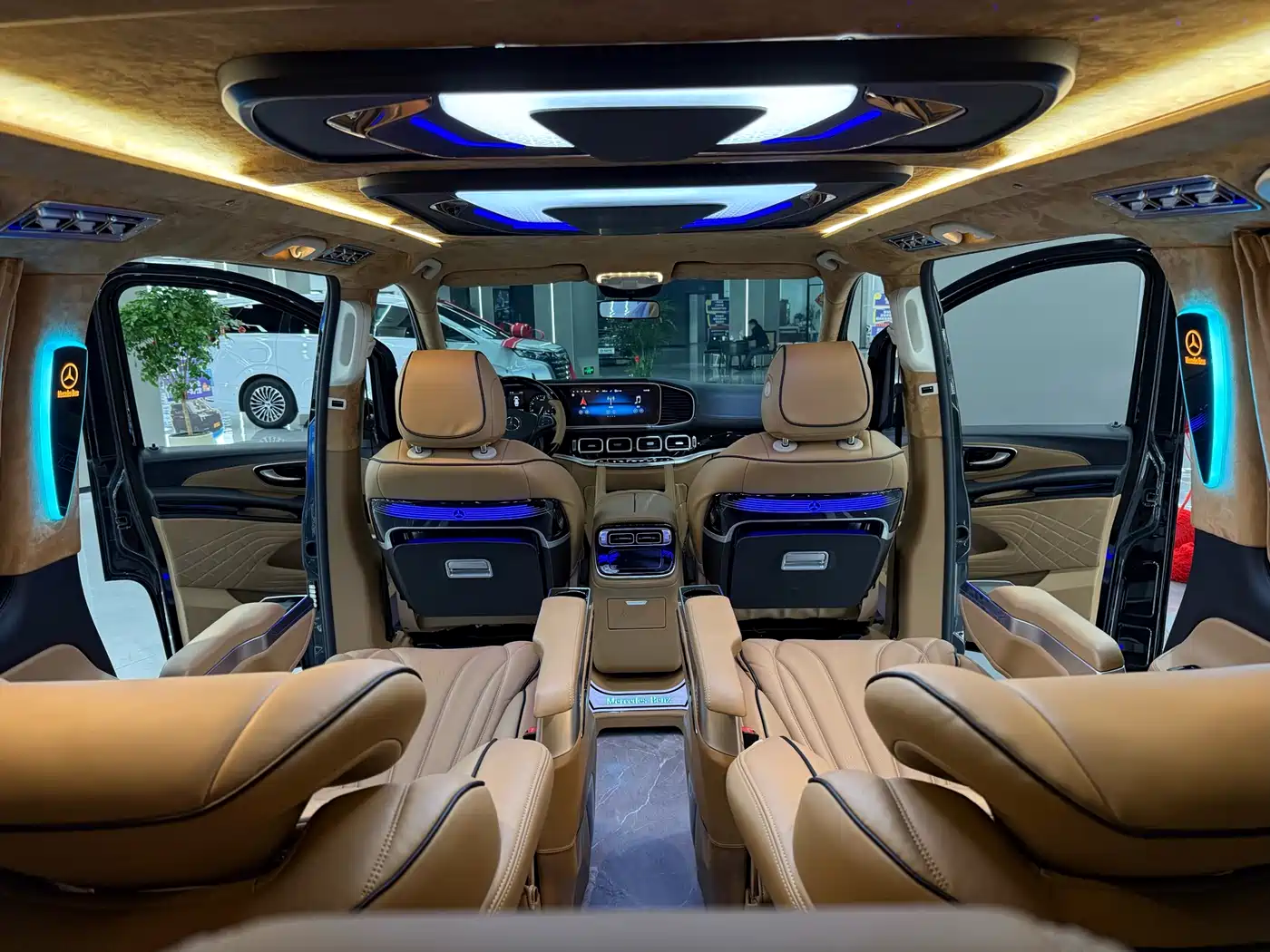 Mercedes-Benz Vito 2023 2.0T Business 7-Seater фото 18