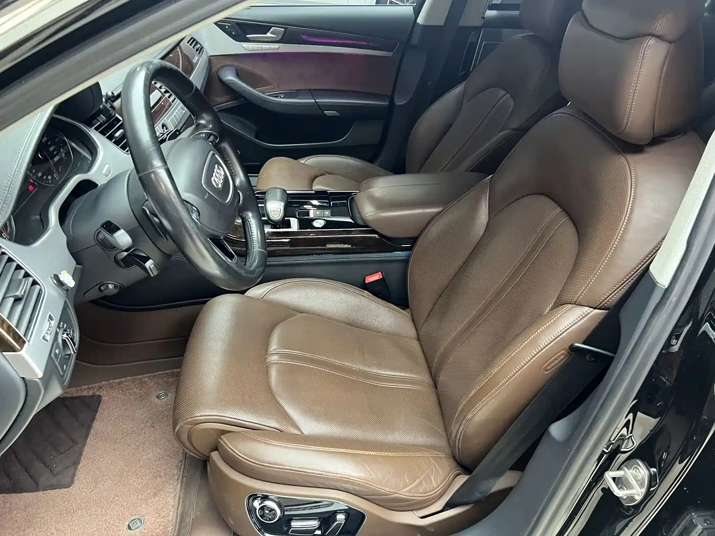 Фото 7 - Audi A8