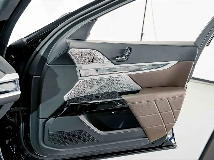 BMW i7 2025 2023 Model xDrive60L M Sport Package