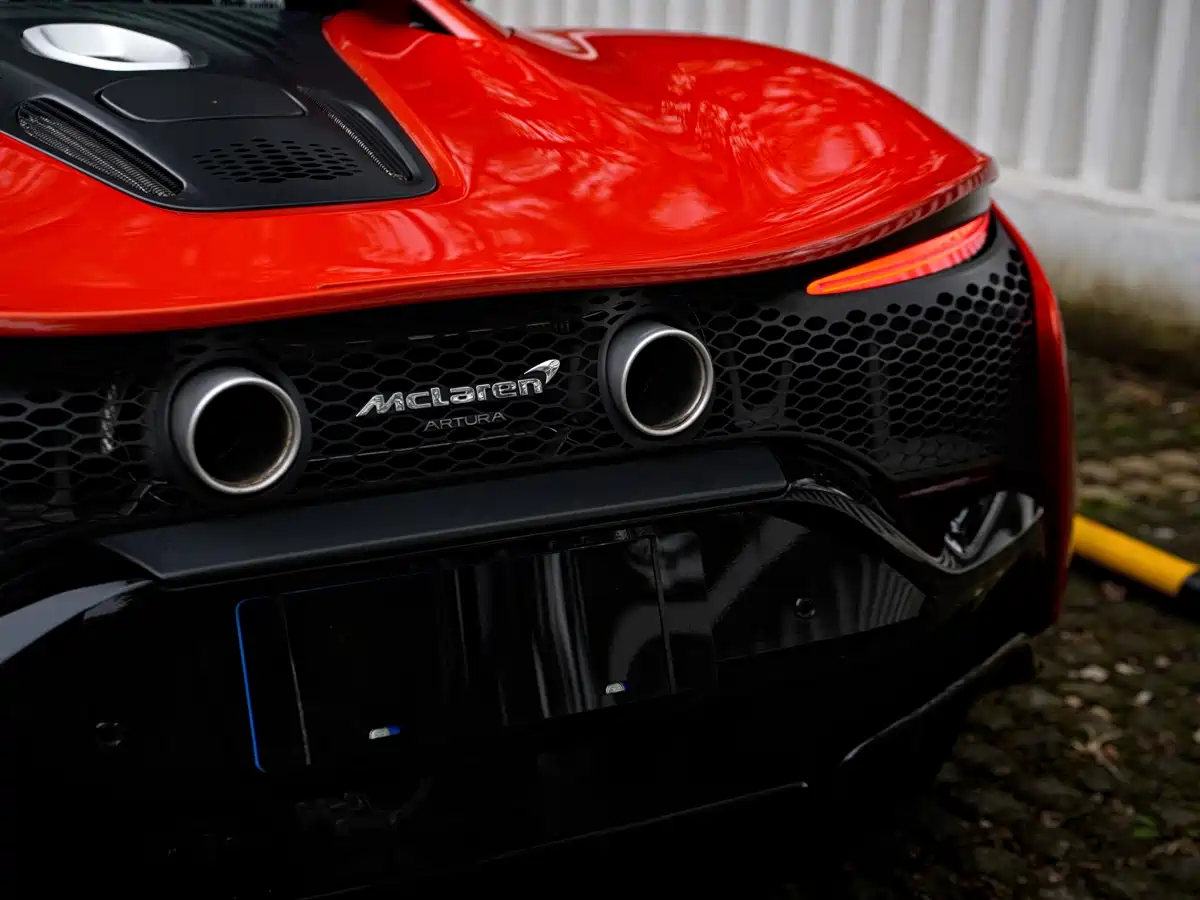 MCLAREN ARTURA
