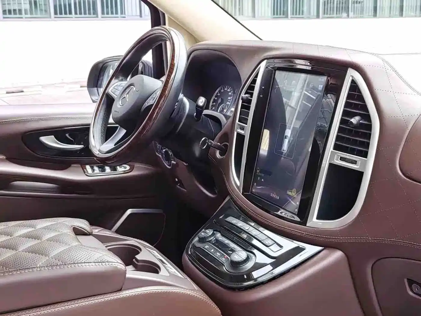 Photo 9 - Mercedes-Benz Vito