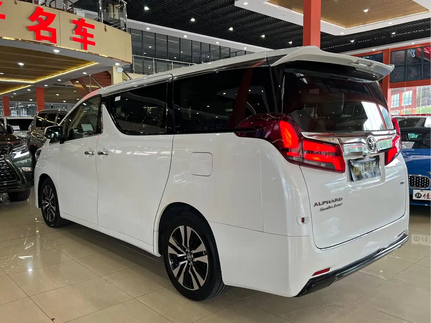 Toyota Alphard 2018 Facelift 3.5L Premium Edition фото 6