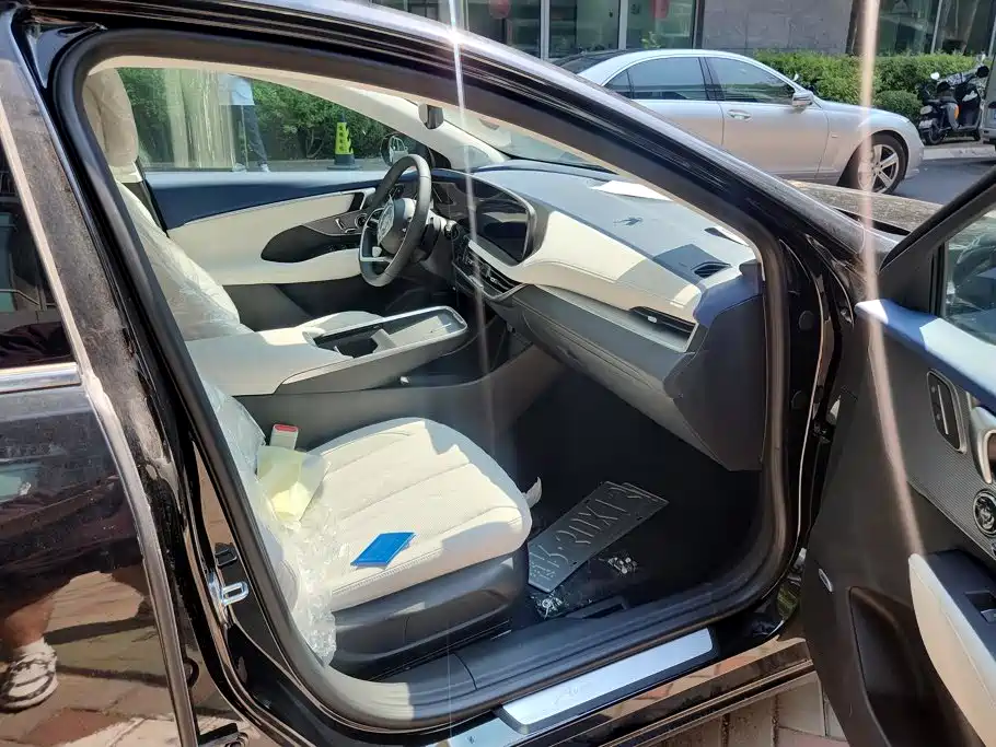Buick LaCrosse 2026 2025 Platinum Avenir Edition