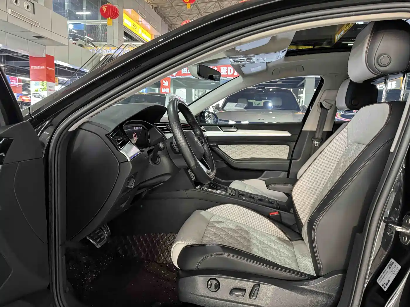 Volkswagen Magotan 2023 Model 2 Million Commemorative Edition 330TSI DSG Luxury фото 11