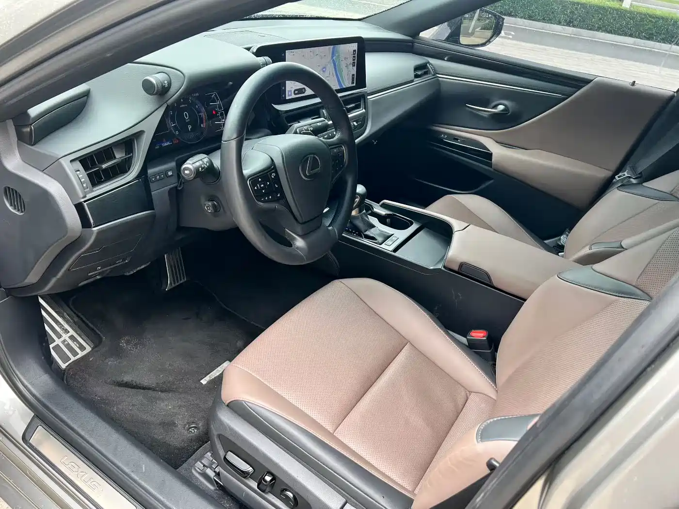 Lexus ES 2023 200 Excellence Edition фото 4