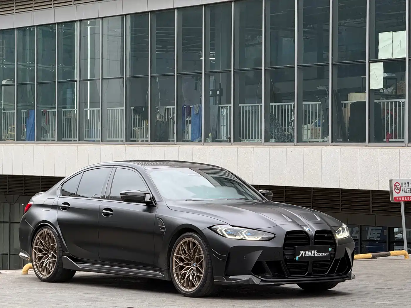 BMW M3 2024 M3 Sedan M xDrive Competition фото 2