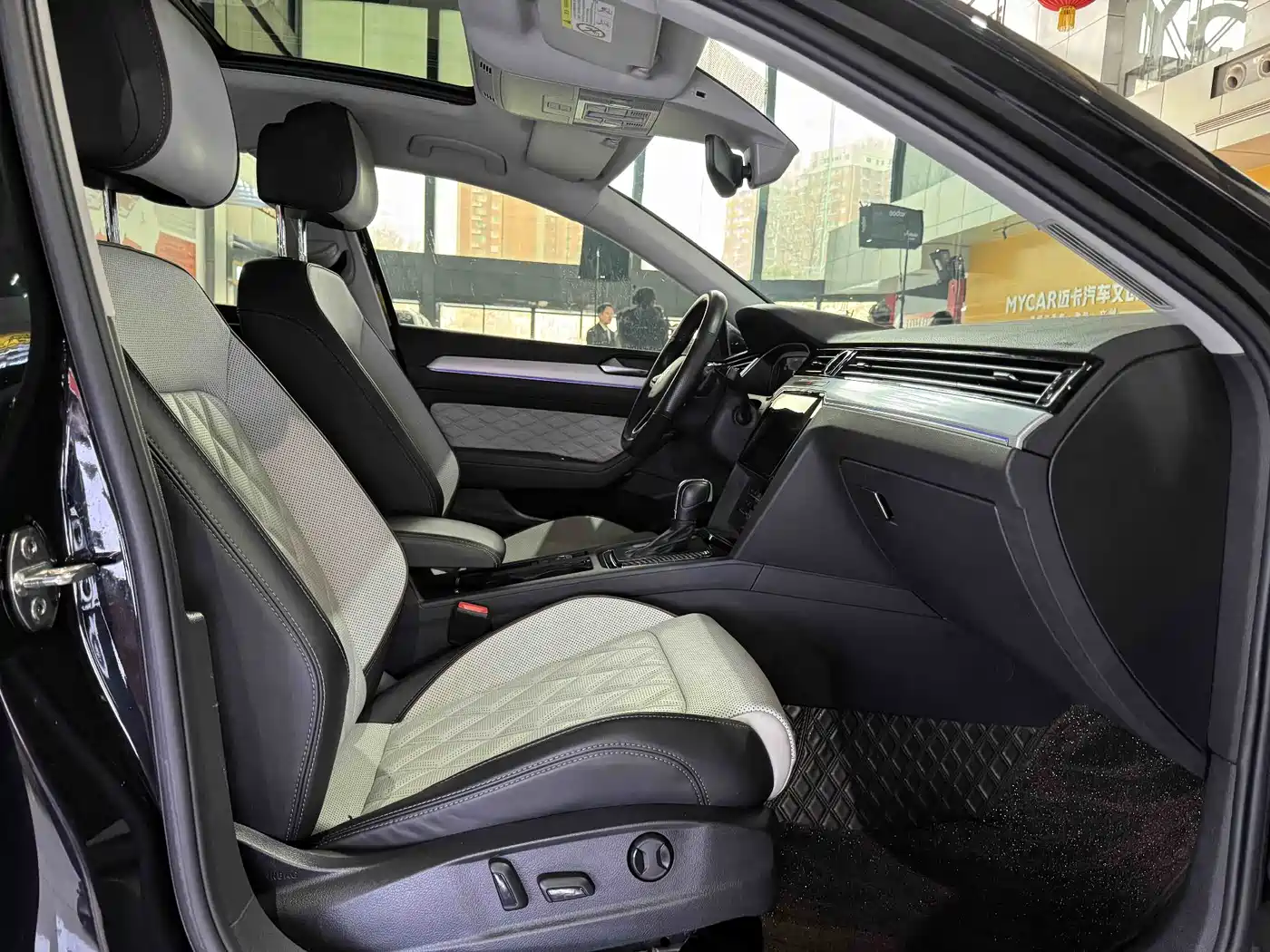 Volkswagen Magotan 2023 Model 2 Million Commemorative Edition 330TSI DSG Luxury фото 4
