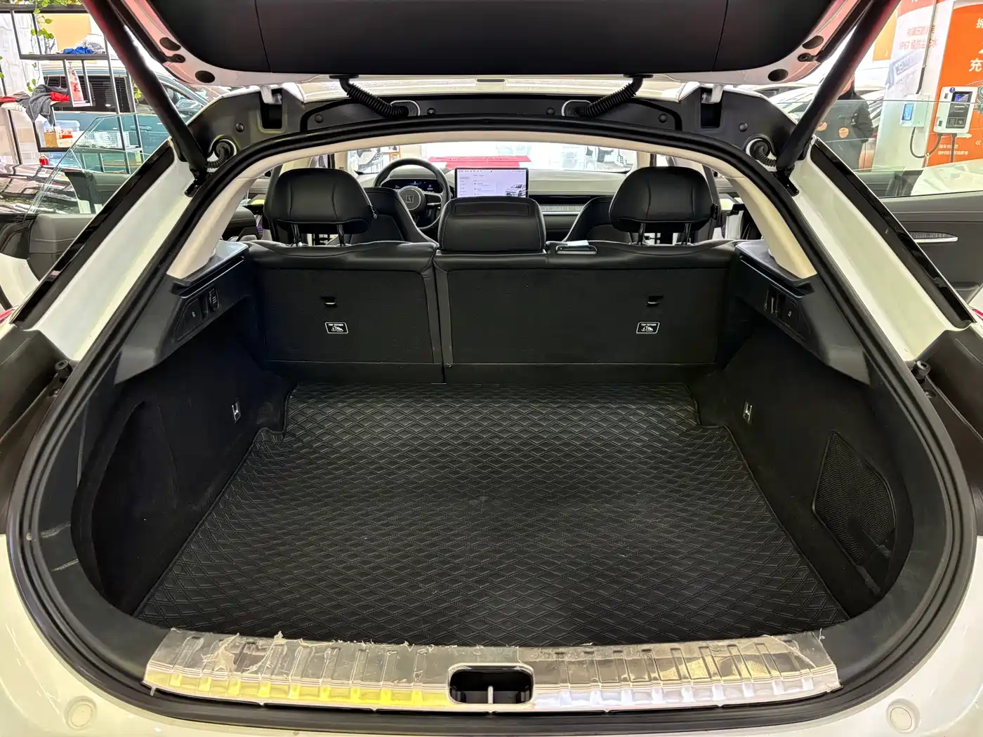 ZEEKR EXTREME KRYPTON 001