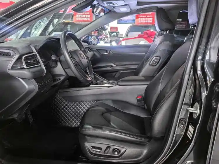 Toyota Camry 2021 2.5G Luxury Edition фото 6