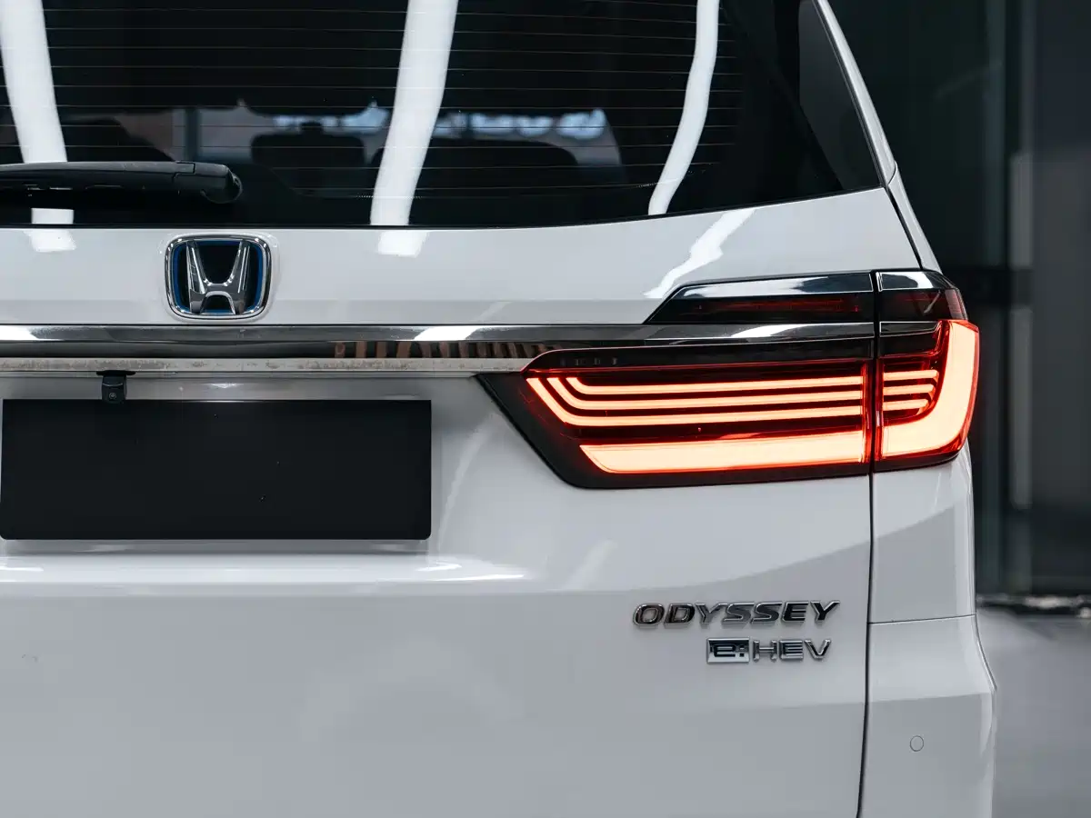 Honda Odyssey 2022 2.0L e:HEV Sharp·Enjoyment Edition фото 6