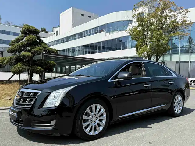 CADILLAC XTS