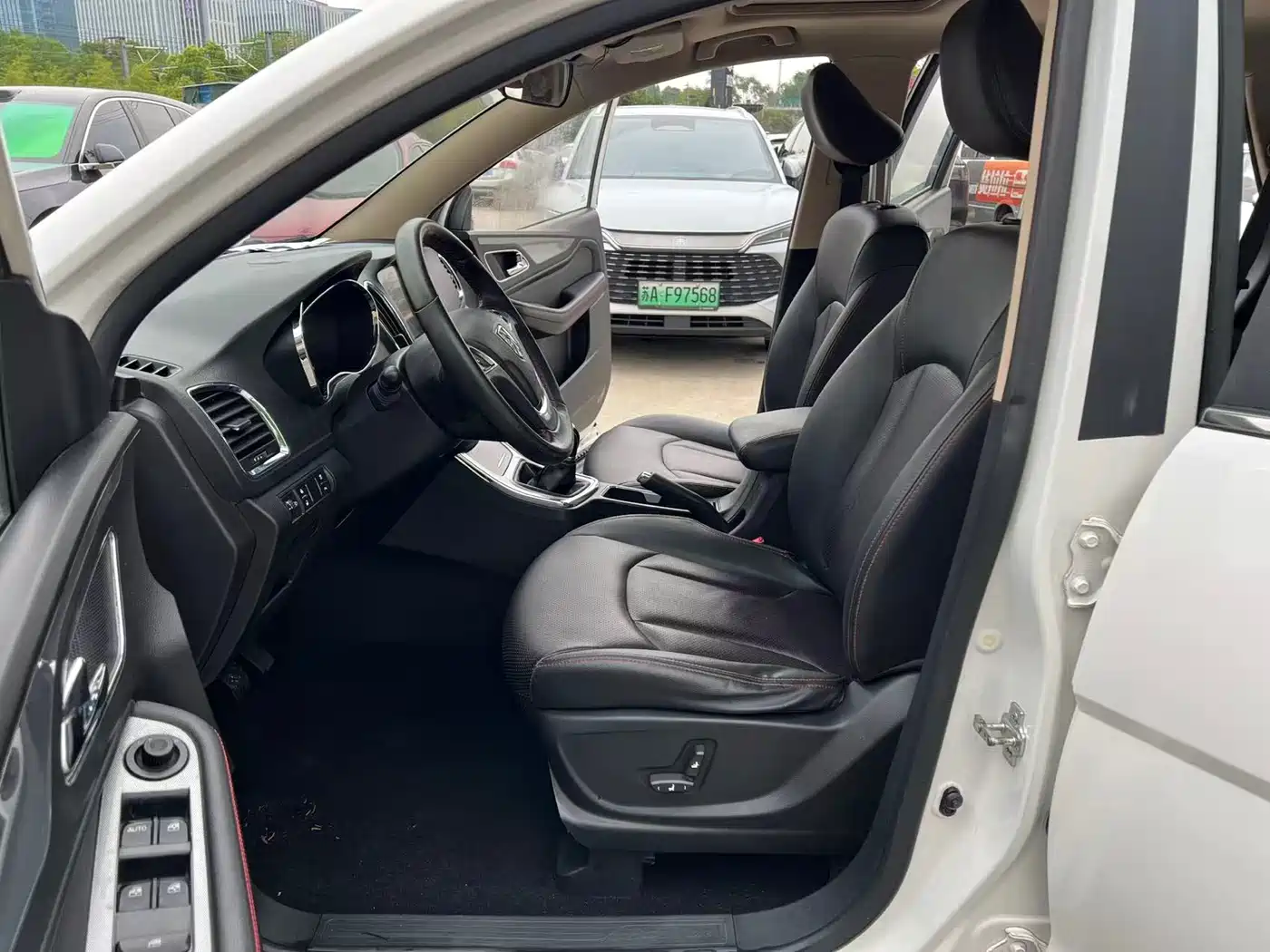Baojun 560 2016 2015 1.8L Manual Luxury