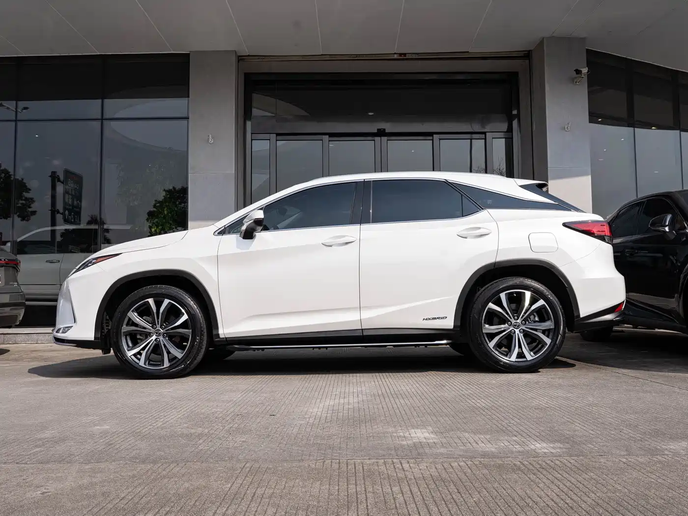 Фото 4 - Lexus RX
