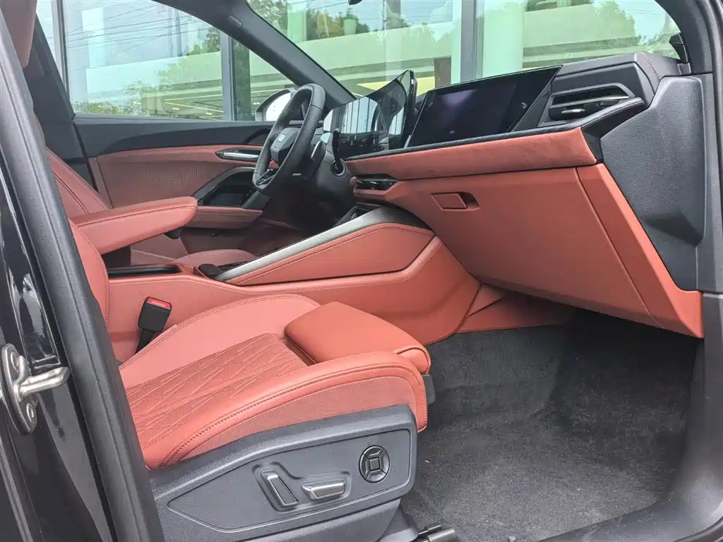 Audi Q5L 2026 Luxury Sport 150kW фото 6