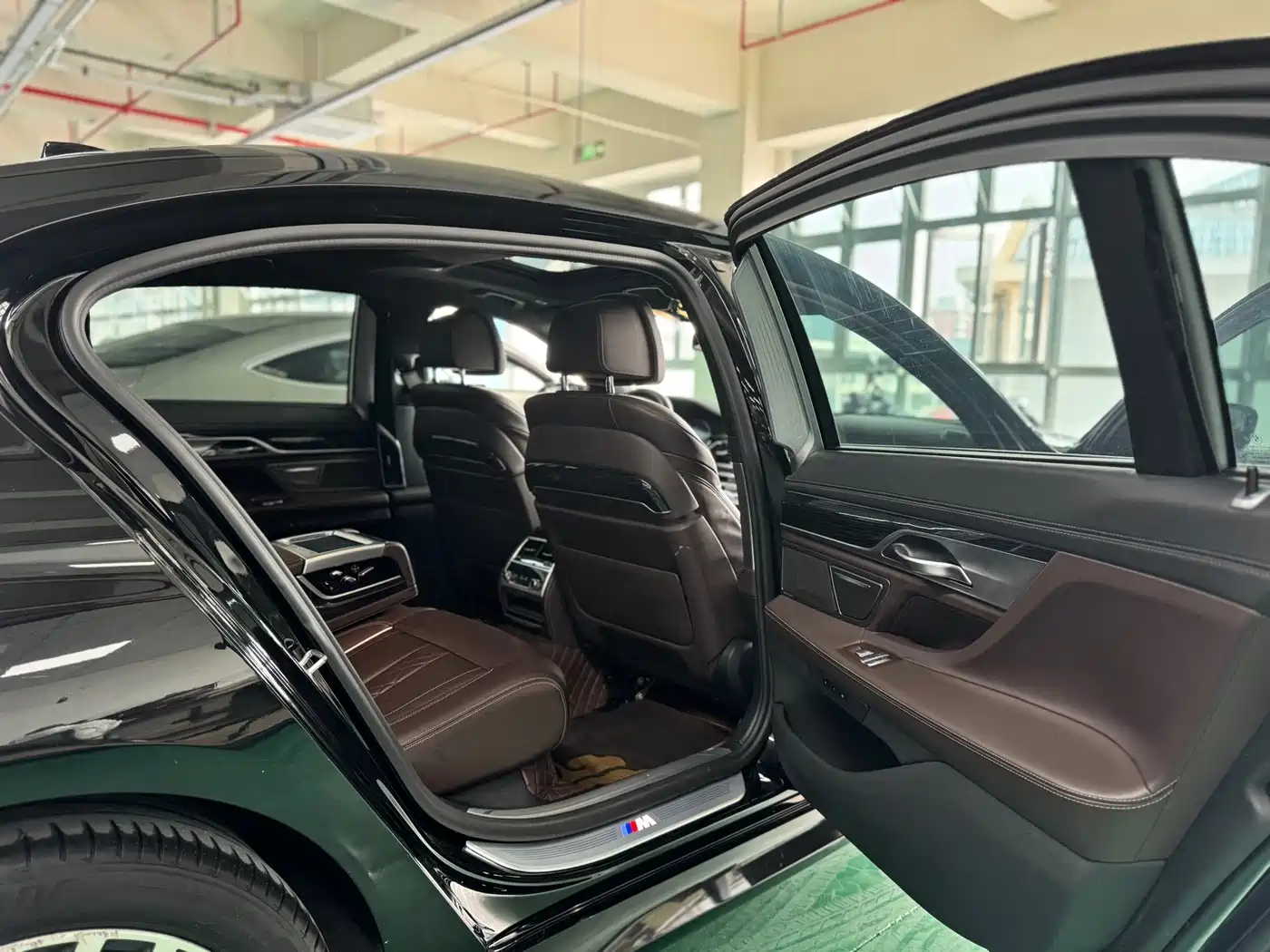 BMW 7 Series 2021 Model 730Li M Sport Package фото 7