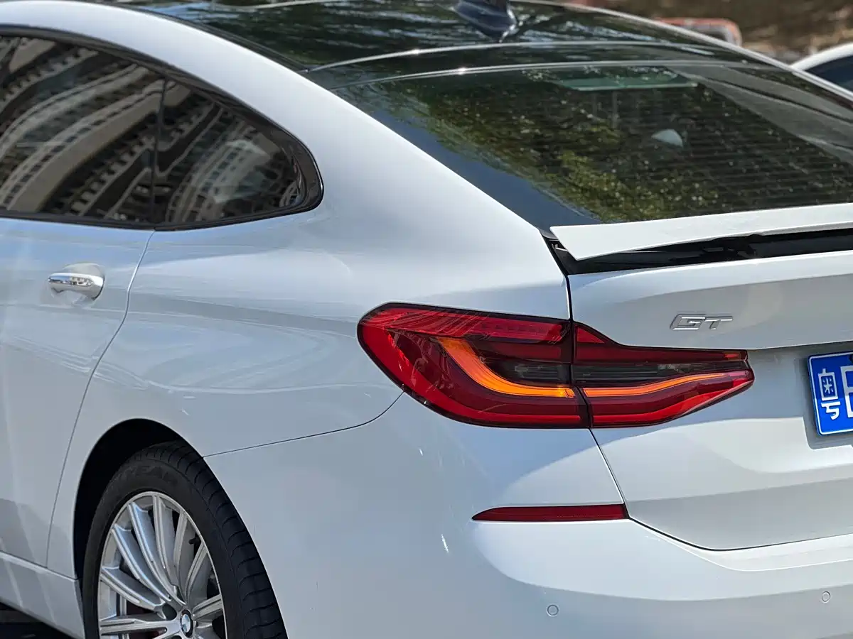 BMW 6 Series GT 2018 630i M Sport Package фото 23