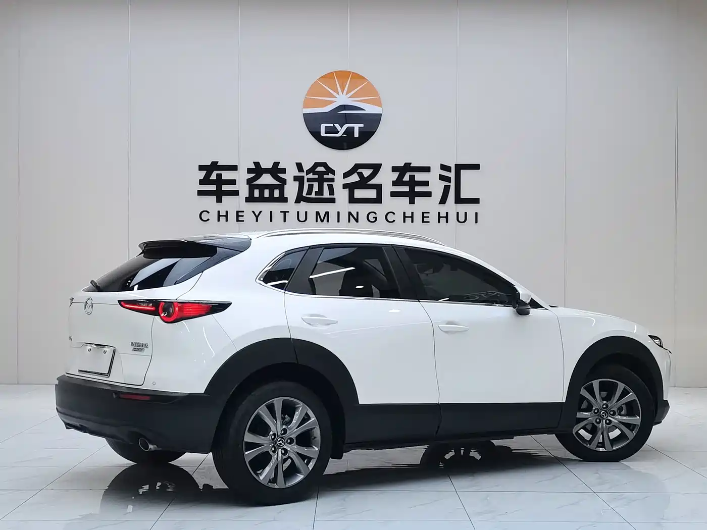 Фото 22 - Mazda CX-30