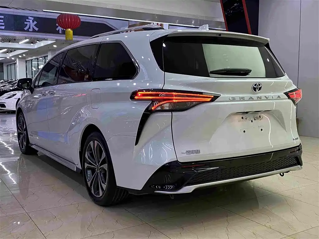Toyota Granvia 2023 2023 2.5L Hybrid VIP Edition