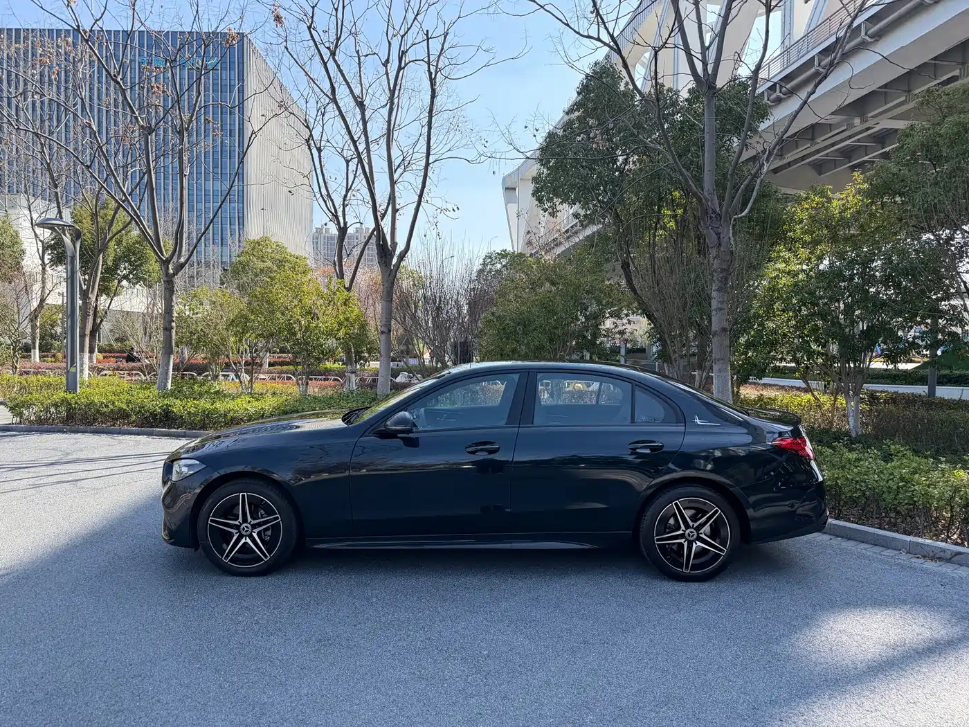 Mercedes-Benz C-Class 2023 Facelift II C 260 L Night Edition фото 4