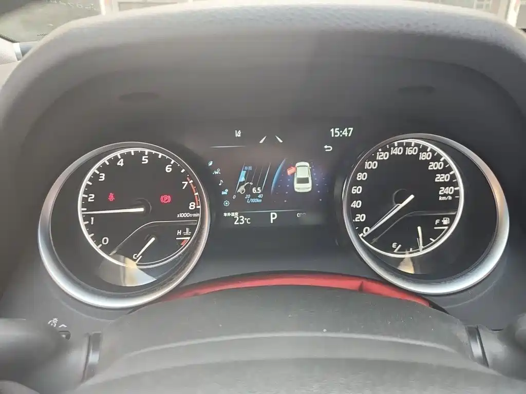 Фото 4 - Toyota Camry