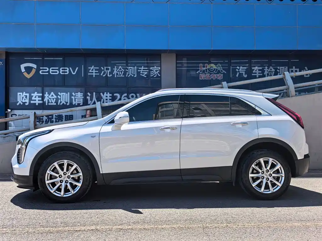 Cadillac XT4 2022 28T FWD Style фото 3