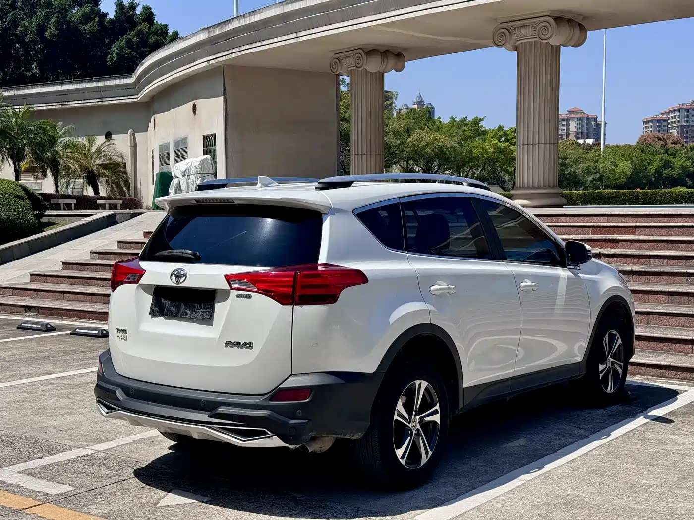 Toyota RAV4 Rongfang 2015 2.0L CVT 2WD Trend Edition фото 10