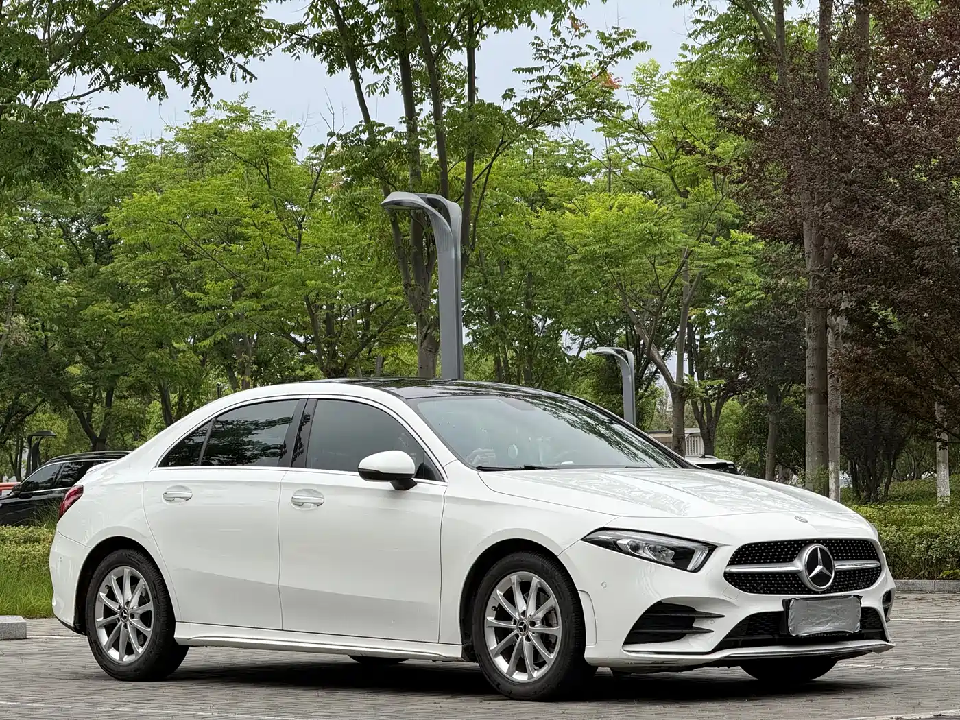 Mercedes-Benz A-Class 2021 A 200 L Sport Sedan Fashion Edition фото 3