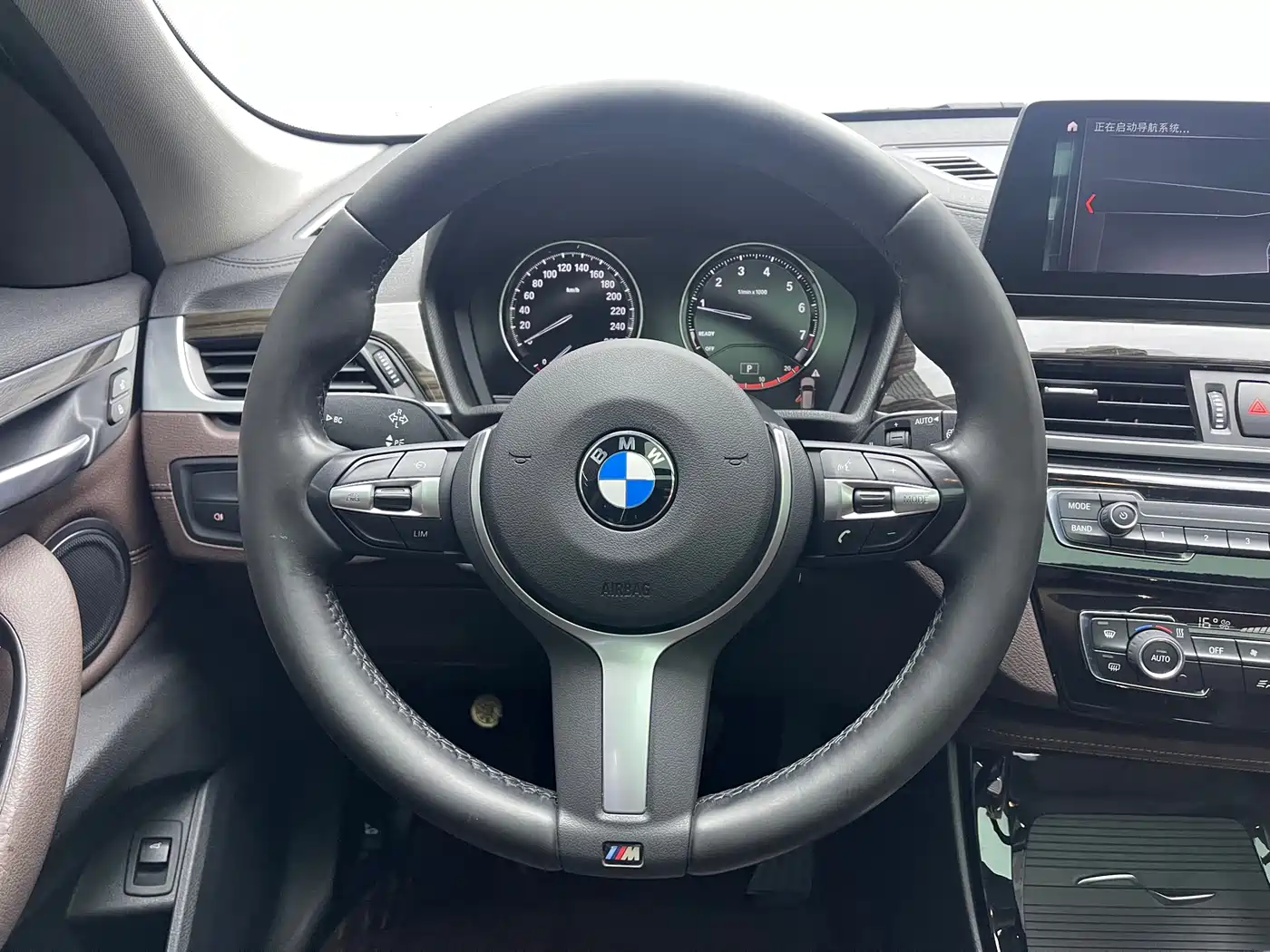 BMW X1 2020 xDrive25Li Premium Edition фото 12