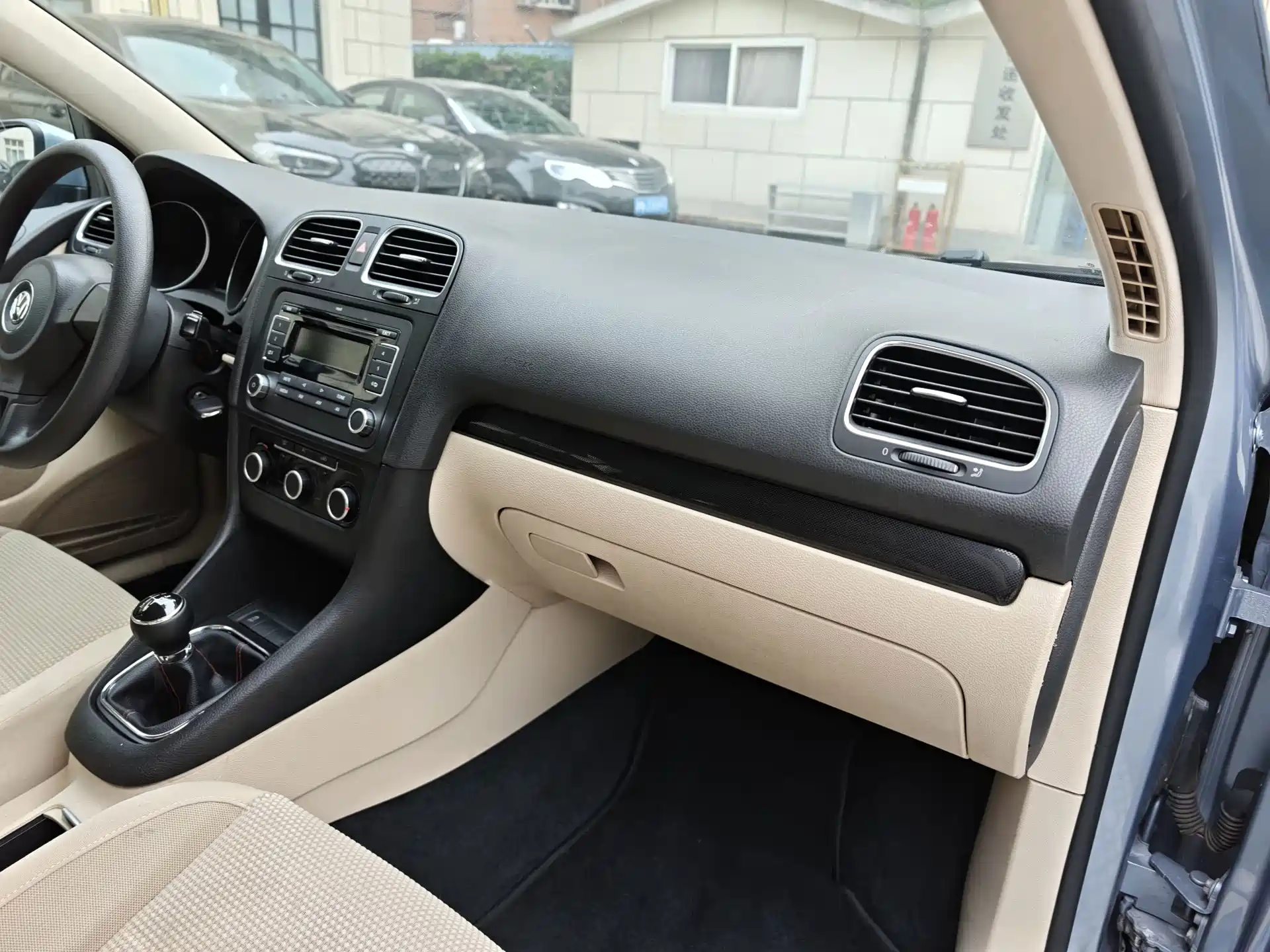 Photo 9 - Volkswagen Golf
