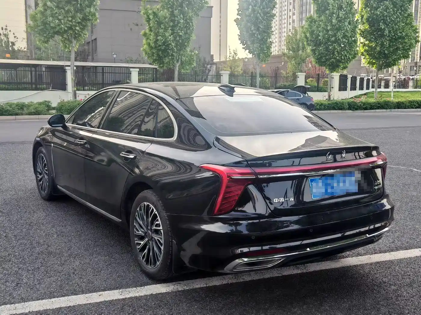 Hongqi H5 2025 2.0T Automatic Qixiang 500,000 Units Commemorative Edition фото 9