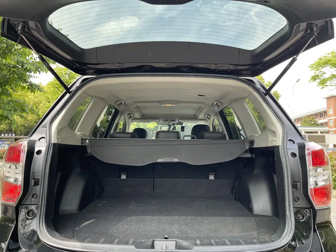 Subaru Forester 2013 2.5i Automatic Luxury Edition фото 8