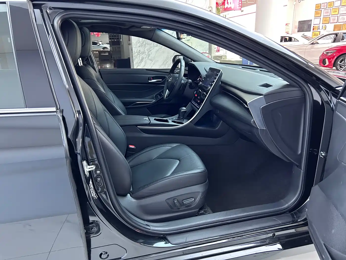 Toyota Avalon 2021 2.5L Luxury Edition фото 10