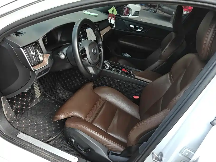 Volvo S60 2023 2023 B4 Smart Vision Luxury Edition