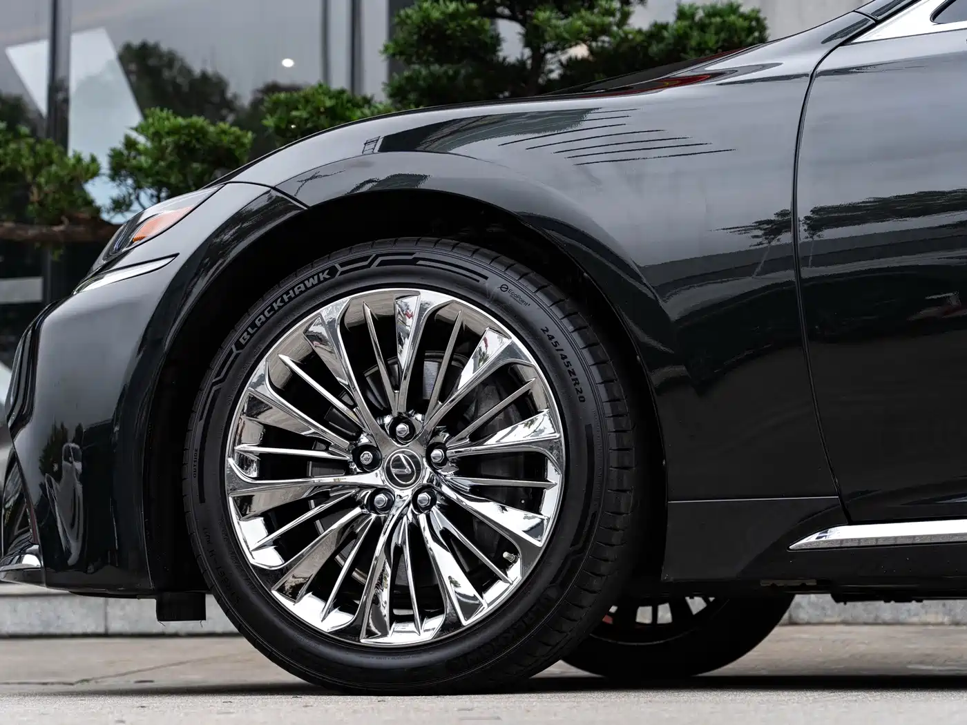 Фото 8 - Lexus LS